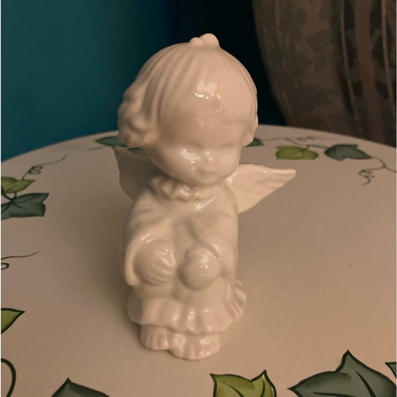 Set of 5 Adorable, White Ceramic Cherubs/Angels. Preowned - Picture 9 of 11